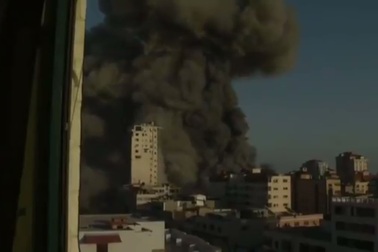 Israel không kích đánh sập 3 tòa nhà cao tầng ở Dải Gaza trong 24 giờ