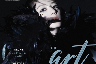 ‘Én nhỏ’ Triệu Vy diện đồ 50.000 USD của NTK Tuyết Lê