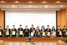 Chủ tịch Hà Nội bổ nhiệm 4 Giám đốc Sở và Chánh Văn phòng UBND thành phố