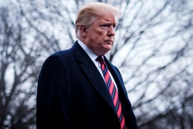 Khảo sát: Hơn nửa cử tri Mỹ muốn ông Trump bị phế truất