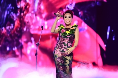 Uyên Linh được nhiều khán giả yêu thích nhất năm 2014