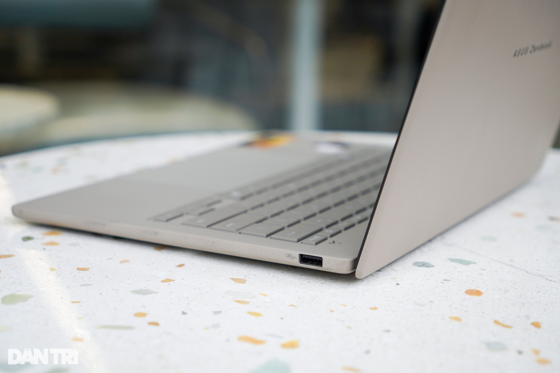 Đánh giá Asus Zenbook A14: Laptop AI chạy chip Snapdragon X sẽ dành cho ai? - 10