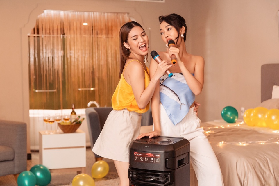 Gắn kết các thành viên trong gia đình khi ở nhà cùng loa XBoom - 5 Gắn kết các thành viên trong gia đình khi ở nhà cùng loa XBoom - 5