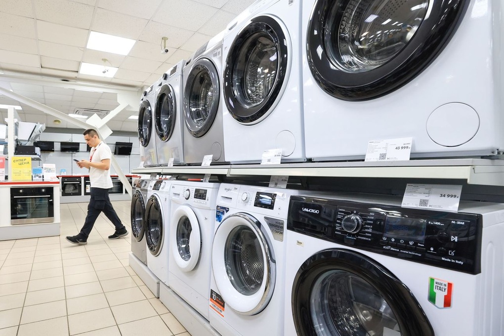 Vì sao hàng hóa bị phương Tây cấm vận vẫn có thể vào Nga? - 2 Vì sao hàng hóa bị phương Tây cấm vận vẫn có thể vào Nga? - 2