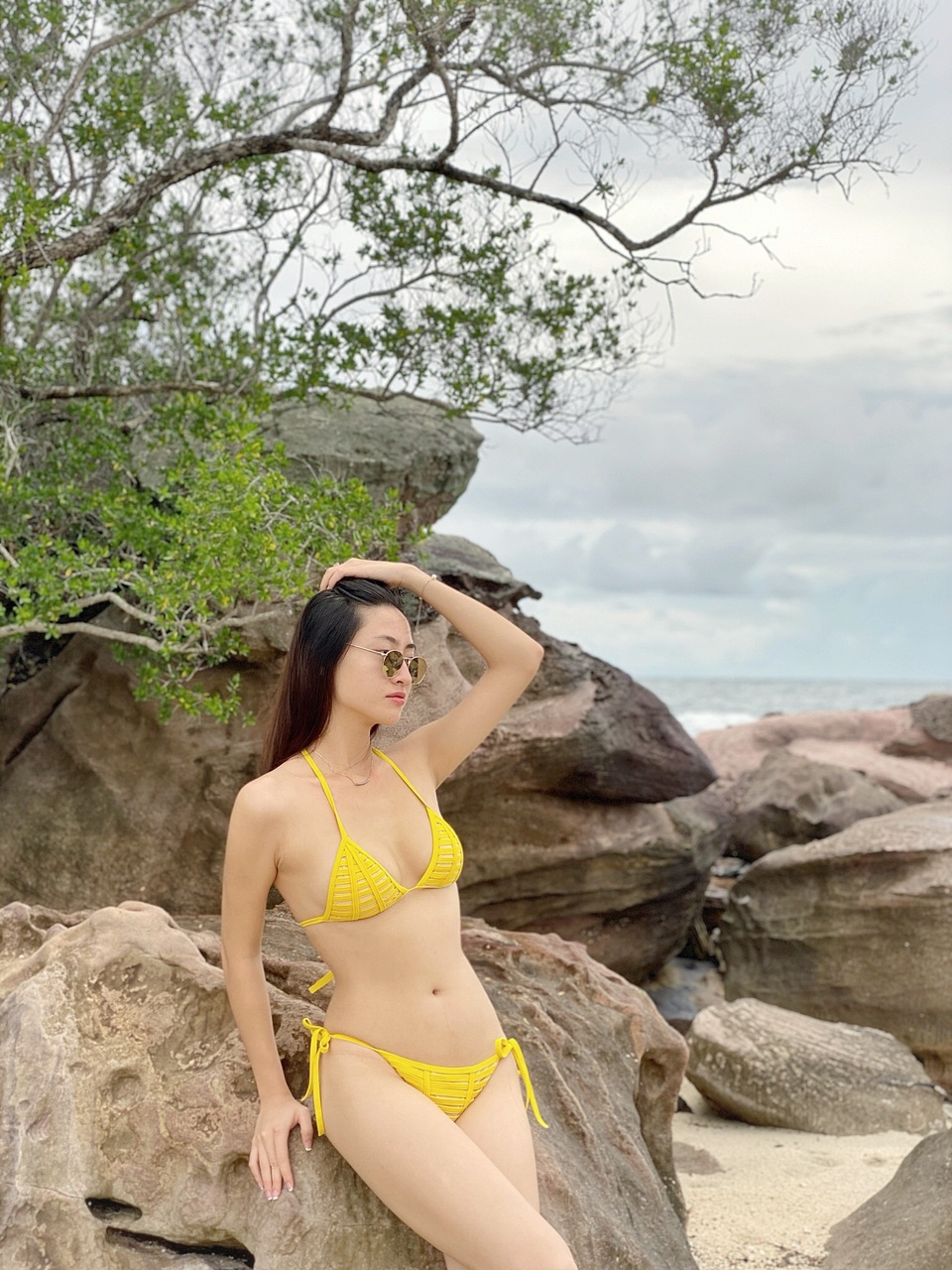 Hoa hậu Lương Thùy Linh tung ảnh bikini nóng bỏng chào hè - 3 Hoa hậu Lương Thùy Linh tung ảnh bikini nóng bỏng chào hè - 3