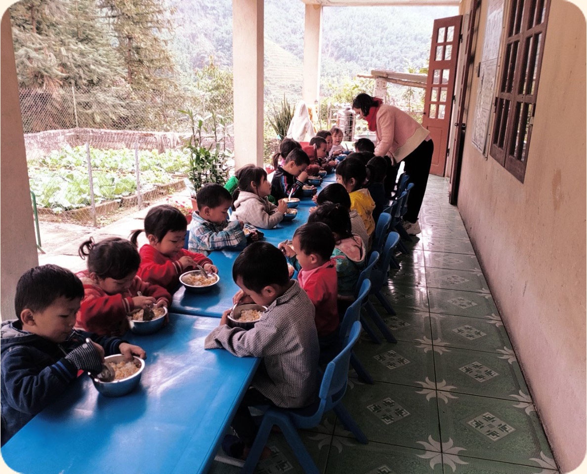 Những túp lều giữ con chữ vùng cao nơi trẻ em chỉ được ăn một bữa thịt/tuần - 30 Những túp lều giữ con chữ vùng cao nơi trẻ em chỉ được ăn một bữa thịt/tuần - 30