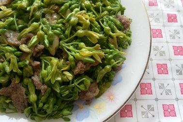 Thịt bò xào hoa thiên lý	