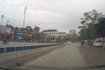 Lái ôtô đi ngược chiều - Cần chế tài phạt nặng hơn?