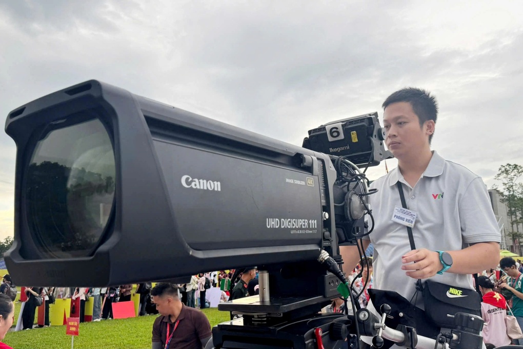 VTV mời 3 chuyên gia Nga, huy động 500 người, hàng trăm máy quay dịp A80 - 1 VTV mời 3 chuyên gia Nga, huy động 500 người, hàng trăm máy quay dịp A80 - 1