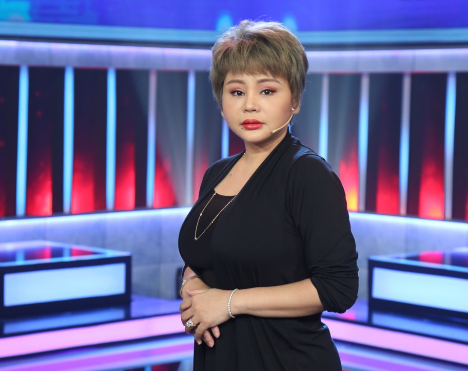 Lê Giang: “Trừ mắt ra chỗ nào tôi cũng sửa, gương mặt thay đổi từng giờ” - 4 Lê Giang: “Trừ mắt ra chỗ nào tôi cũng sửa, gương mặt thay đổi từng giờ” - 4
