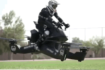 Cảnh sát Dubai tập lái xe bay tuần tra tội phạm trên đường phố