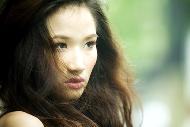 Hoa hậu Cao Thuỳ Dương vượt lên tuổi thơ nghèo khó