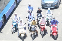 Hà Nội và các tỉnh miền Trung nắng nóng gay gắt, có nơi trên 41 độ C