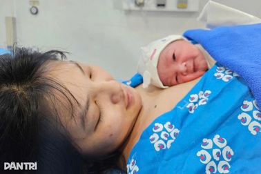 Bộ Y tế: Phụ nữ nên sinh đủ 2 con trước tuổi 35