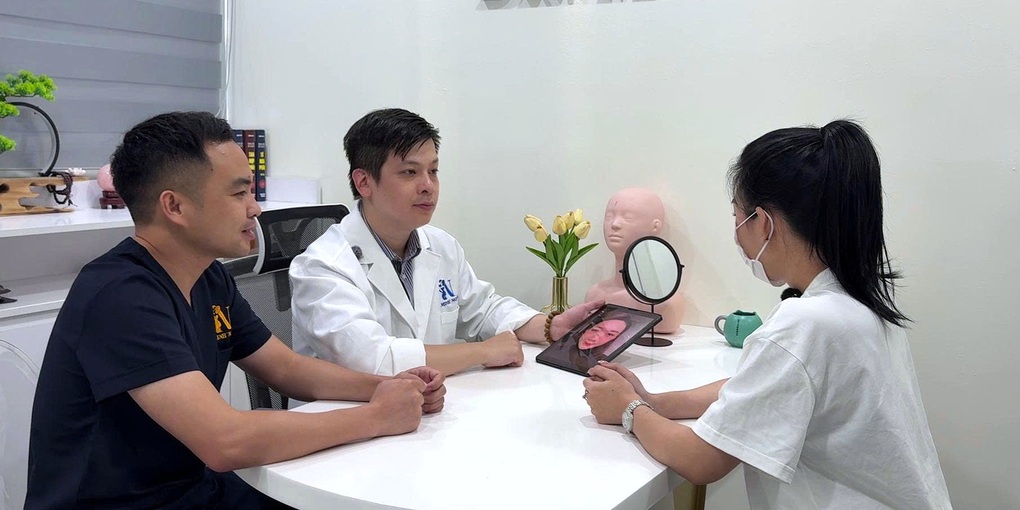 Cắt mí 5 ngày không nhắm được mắt, bác sĩ cảnh báo nguy cơ - 2 Cắt mí 5 ngày không nhắm được mắt, bác sĩ cảnh báo nguy cơ - 2
