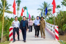 Bến Tre: DN "rót" 7,3 tỷ đồng xây dựng 8 công trình an sinh cho quê hương