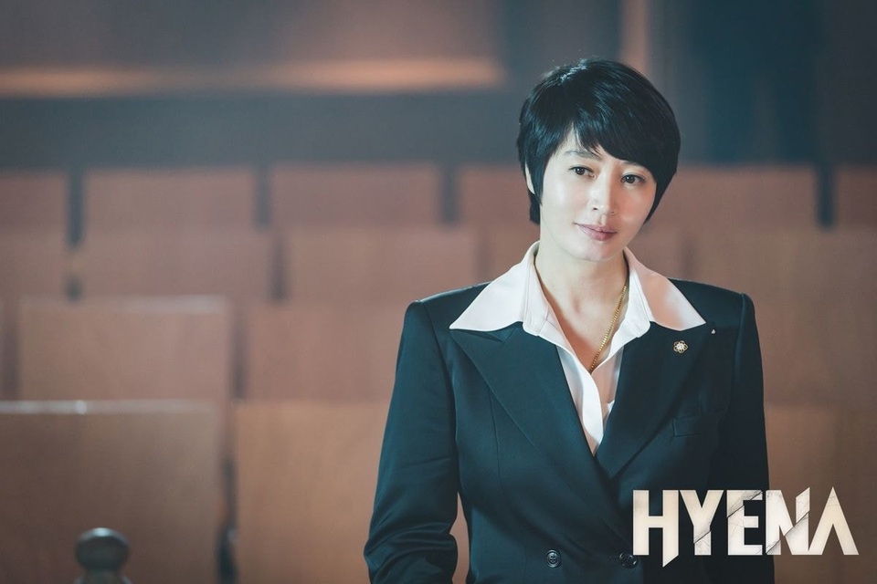 “Hyena”: Khi những người phụ nữ làm nên chuyện và nam nữ chơi sòng phẳng - 1 “Hyena”: Khi những người phụ nữ làm nên chuyện và nam nữ chơi sòng phẳng - 1