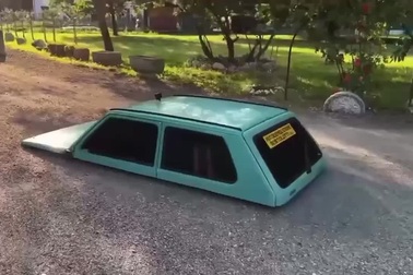 Chiếc xe tự chế với thiết kế siêu độc