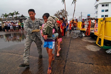 Đã tiếp cận được tất cả người Việt tại Philippines sau bão Haiyan