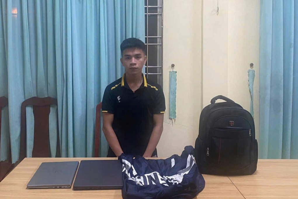 Đột nhập ký túc xá trường học trộm cắp tài sản rồi gửi xe khách về quê - 1 Đột nhập ký túc xá trường học trộm cắp tài sản rồi gửi xe khách về quê - 1