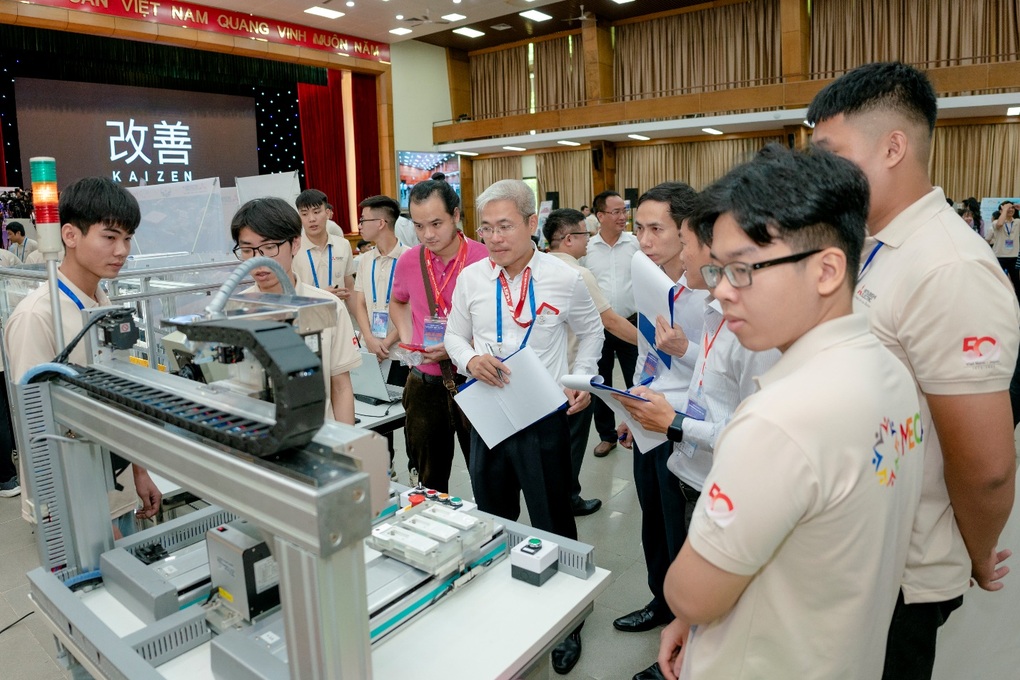 Mitsubishi Electric Cup 2023 - sân chơi kiến thức cho sinh viên ngành tự động hóa - 2 Mitsubishi Electric Cup 2023 - sân chơi kiến thức cho sinh viên ngành tự động hóa - 2