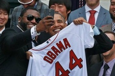 Tổng thống Obama chụp ảnh "tự sướng" bằng Galaxy Note 3