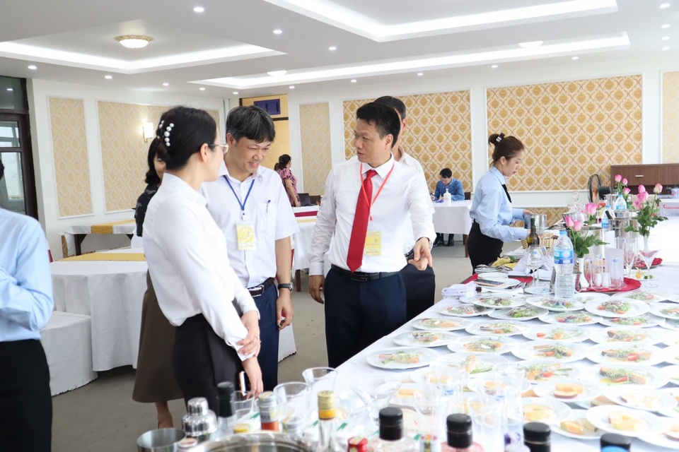 Thi tay nghề tỉnh Quảng Ninh, tôn vinh lao động trẻ có tay nghề cao - 1 Thi tay nghề tỉnh Quảng Ninh, tôn vinh lao động trẻ có tay nghề cao - 1