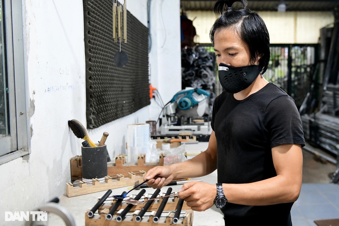 Chàng kỹ sư IT bỏ nghề, chế tạo chuông gió nhạc thiền từ kim loại vô tri - 9 Chàng kỹ sư IT bỏ nghề, chế tạo chuông gió nhạc thiền từ kim loại vô tri - 9