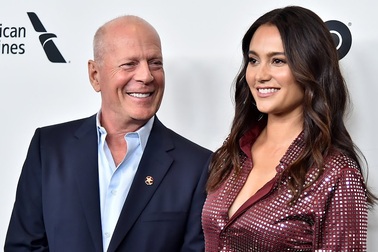 Bruce Willis hạnh phúc bên vợ mới