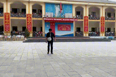 Thầy hiệu trưởng hai lần xác lập kỷ lục Việt Nam nhờ tâng bóng bằng đầu