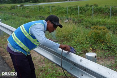 Gần 2.500 công nhân, kỹ sư thi công cao tốc Cần Thơ - Cà Mau xuyên lễ 2/9