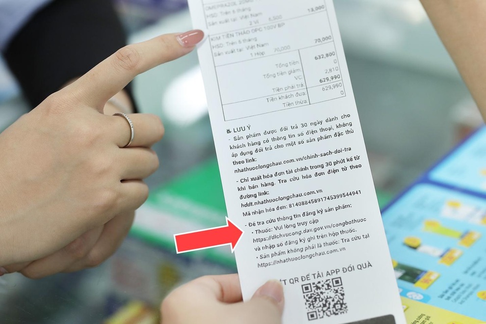 Lợi ích từ việc Long Châu cung cấp xuất xứ thuốc ngay trên hóa đơn bán lẻ - 2 Lợi ích từ việc Long Châu cung cấp xuất xứ thuốc ngay trên hóa đơn bán lẻ - 2