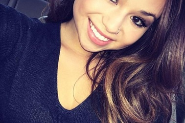 Nữ du khách xinh đẹp tử vong vì trò chơi mạo hiểm