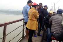 Đôi nam nữ nhảy cầu Long Biên không phải uyên ương