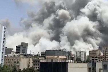 Hơn 50 máy bay chiến đấu Israel không kích Iran