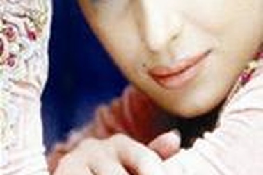 Cầu cứu thủ tướng vì... một nụ hôn