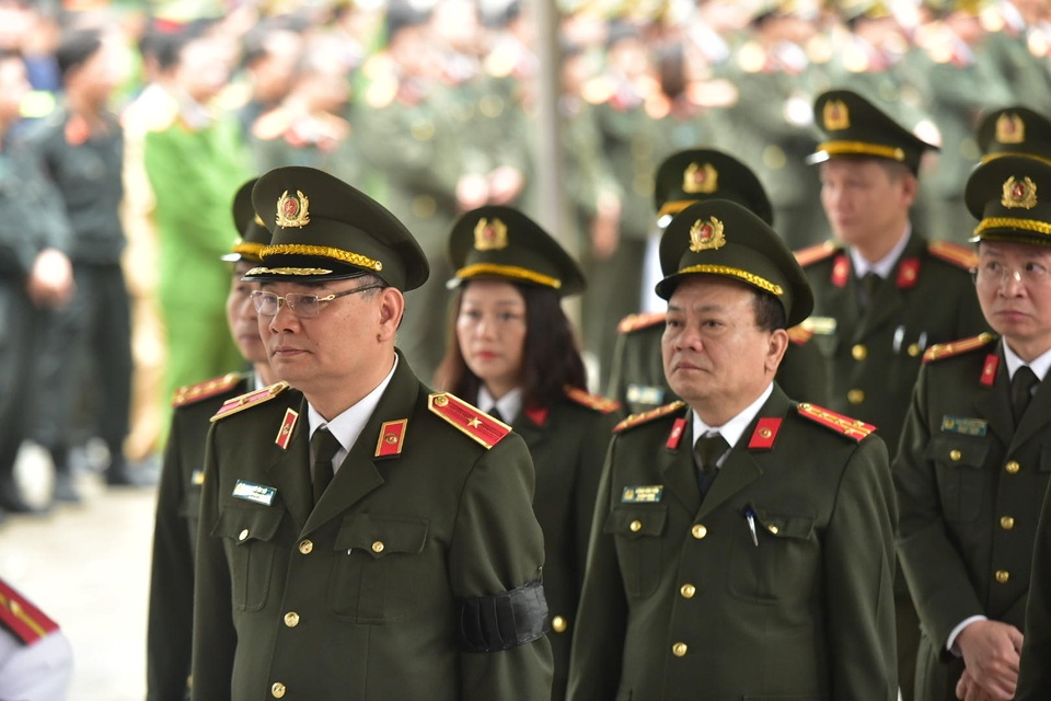 Thủ tướng viếng 3 liệt sĩ hy sinh ở Đồng Tâm - 35 Thủ tướng viếng 3 liệt sĩ hy sinh ở Đồng Tâm - 35