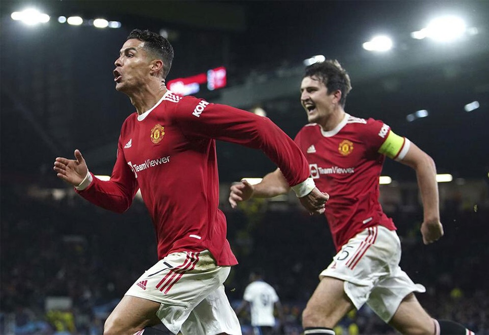C.Ronaldo lập kỷ lục khủng sau khi ghi bàn thắng vàng cho Man Utd - 2 C.Ronaldo lập kỷ lục khủng sau khi ghi bàn thắng vàng cho Man Utd - 2
