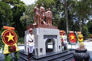 Khánh thành công trình tưởng niệm 505 liệt sĩ Đoàn 180