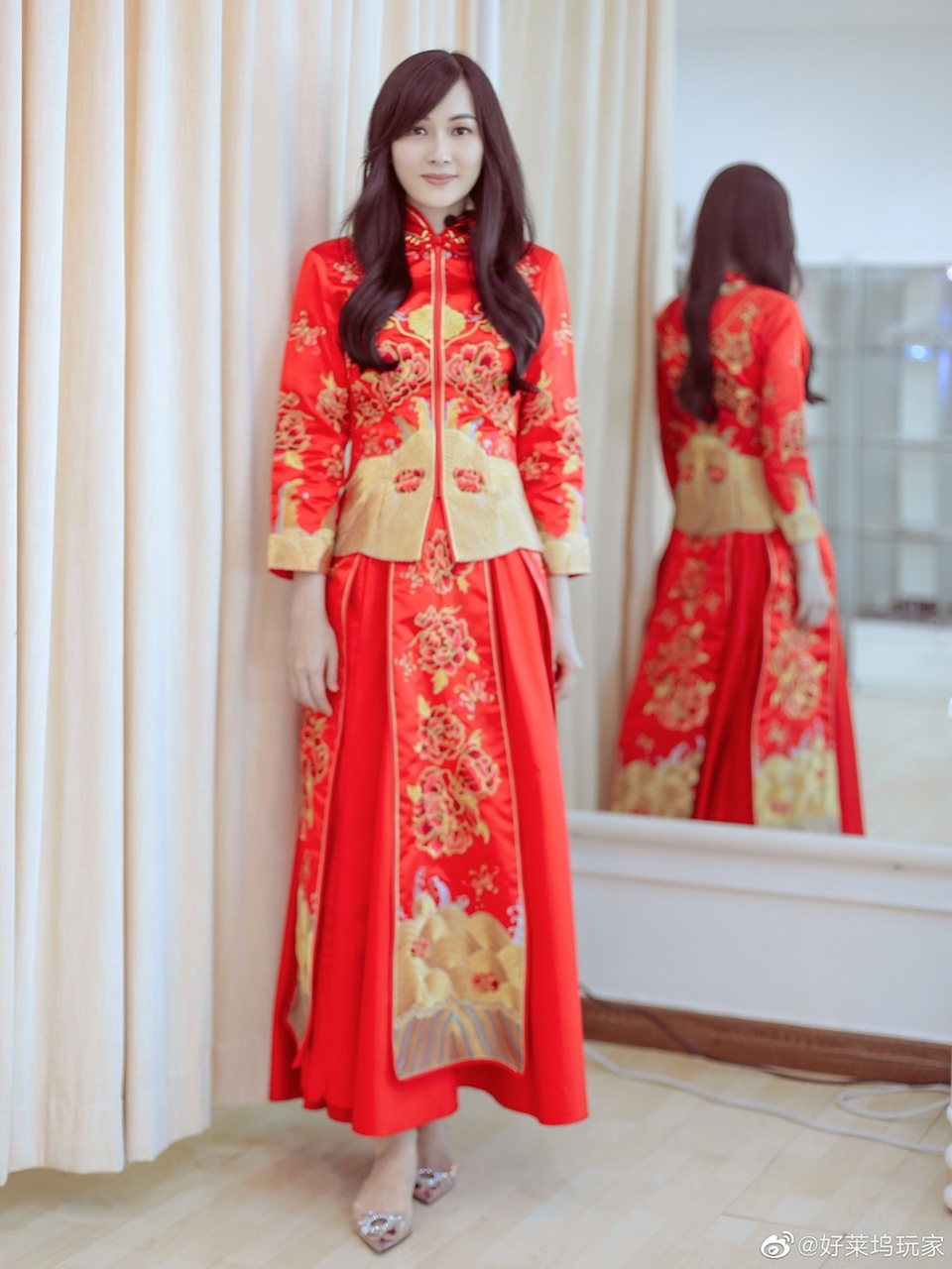 Ngô Tôn đưa vợ đi thử váy cưới - 4 Ngô Tôn đưa vợ đi thử váy cưới - 4