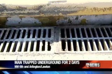 Bị kẹt dưới đường ống 2 ngày vì đuổi theo tờ tiền đánh rơi