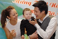 Chùm ảnh: Lễ thôi nôi con trai Quang Dũng và Jennifer Phạm 
