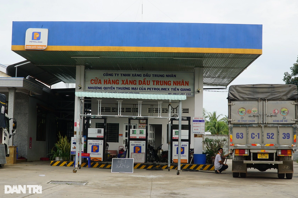 Hàng loạt trạm xăng dầu ở miền Tây ngừng bán, sinh hoạt người dân đảo lộn - 5 Hàng loạt trạm xăng dầu ở miền Tây ngừng bán, sinh hoạt người dân đảo lộn - 5