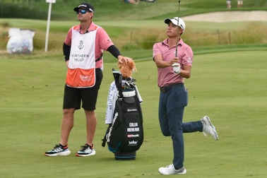 Collin Morikawa bị loại sớm khỏi giải golf Northern Trust