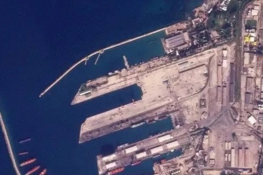 Động thái bất thường của tàu chiến Nga ở quân cảng giữa lúc Syria thất thủ