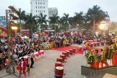 Khai hội Văn hóa thể thao du lịch Huế Xuân 2016