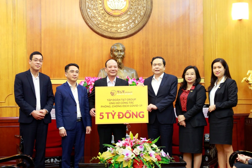 Doanh nghiệp của “bầu Hiển” ủng hộ 10 tỷ đồng cho công tác phòng chống dịch COVID-19 - 1 Doanh nghiệp của “bầu Hiển” ủng hộ 10 tỷ đồng cho công tác phòng chống dịch COVID-19 - 1