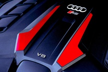 Audi từ bỏ giấc mơ "chỉ làm xe điện", quay về với động cơ xăng