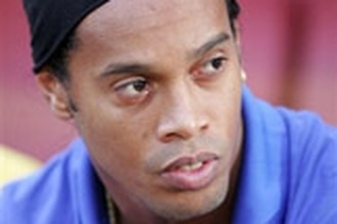 Ronaldinho trở lại đội hình xuất phát