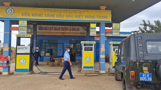 Lực lượng chức năng kiểm tra, giám sát đối với các cửa hàng bán lẻ xăng dầu